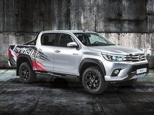 Toyota Hilux Invincible 50 debuta