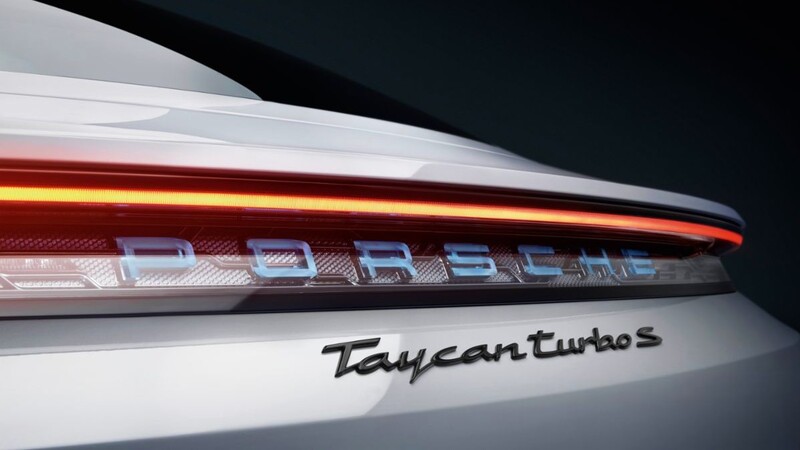Quien compre un Porsche Taycan debe esperar más meses de lo normal para recibirlo