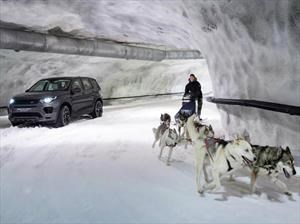 Land Rover Discovery Sport Vs. un trineo tirado por perros