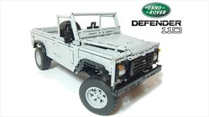 Alucinante Land Rover Defender 110 construido con piezas de LEGO