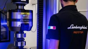 Lamborghini realiza investigaciones de materiales de fibra de carbono en el espacio