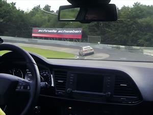 Video: Una verdadera cacería al Alfa Romeo Giulia en Nürburgring