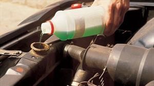 ¿Qué debo hacer si el carro se recalienta?