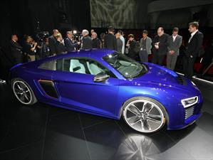 Audi R8 e-tron piloted driving concept en el CES Asia 2015