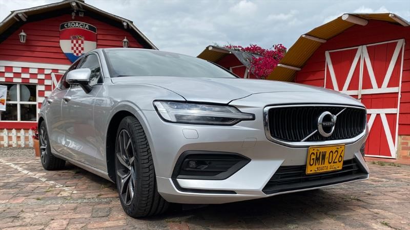 Volvo sigue avanzando en sistemas de conducción semi autónoma