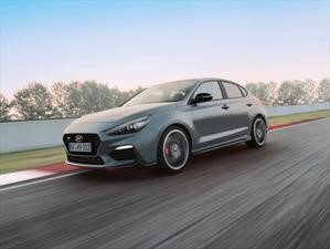 Hyundai i30 Fastback N es develado en una emocionante carrera previo a su debut