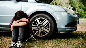 ¿Se te ponchó una llanta? Aquí te decimos como cambiarla