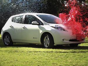 Conoce al Nissan LEAF que no se ensucia