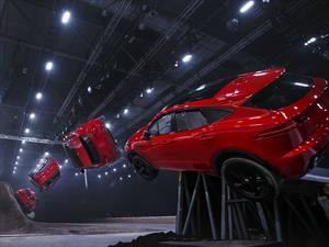 Video: Espectacular salto récord de la Jaguar E-Pace