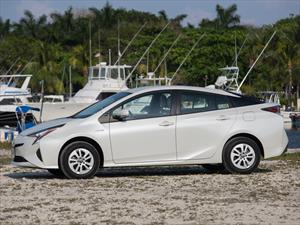 Manejamos 1,650 km en un Toyota Prius 2016