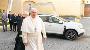 El nuevo Papamovil es un Renault Duster
