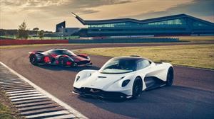 Aston Martin Valhalla aperece ahora en la pista