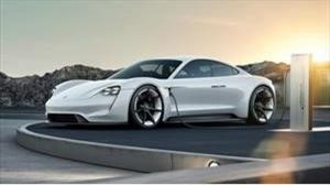 Bill Gates compra un Porsche Taycan y desde Tesla le reclaman
