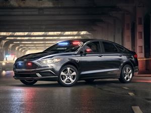 Ford Special Service Plug-In Hybrid Sedán, la patrulla ecológica