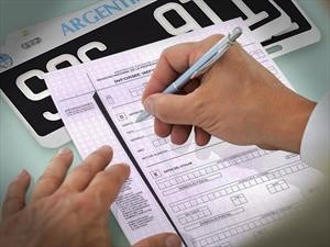 ¿Qué trámites tengo que hacer para comprar o vender un auto usado?