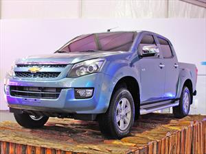 Chevrolet Chile anticipa la nueva DMAX 2015 en FENATRAN