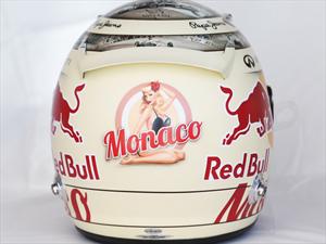 F1: El casco de Vettel desnuda a una chica