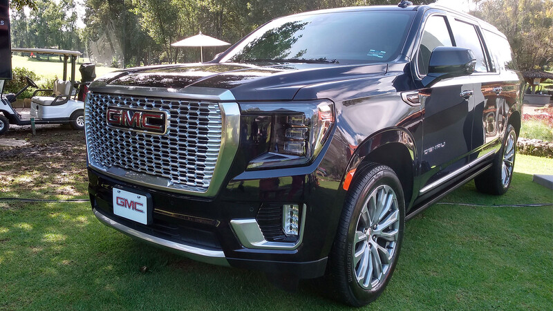 GMC Yukon 2021, primer contacto, es más que una Chevrolet Suburban de lujo