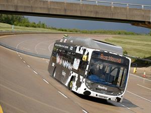 Autobús alimentado con metano obtiene récord de velocidad