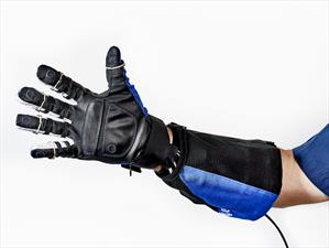 General Motors y la NASA crean guante robótico para operadores