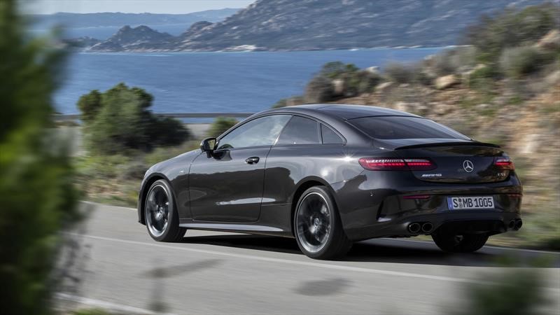 Mercedes Benz Clase E Coupe 21 Se Actualiza El Atractivo Dos Puertas