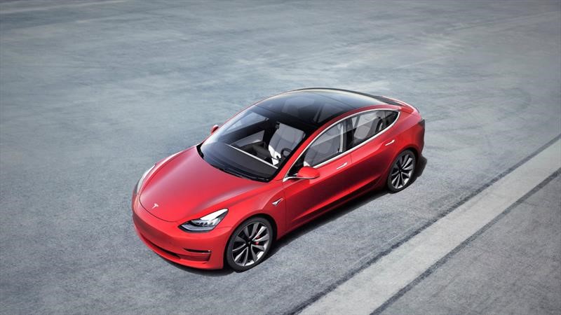 Detalles de la importación de Tesla a Colombia por parte de Parra Arango