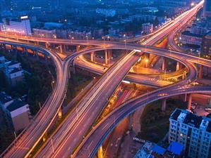 ¿Cuántas millas viajaron los automovilistas estadounidenses en 2014?