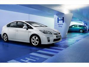 Toyota Prius, primero en conseguir la puntuación máxima en el EcoTest 2012