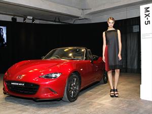 Mazda presenta vestido con el diseño Kodo