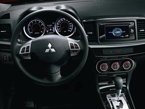 Mitsubishi Lancer, ahora con pantalla táctil