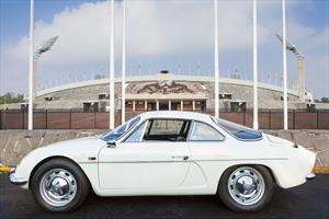 Alpine cumple 60 años