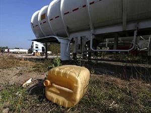Desabasto de gasolina perjudica a la industria automotriz en México