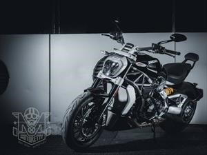 Ducati XDiavel S, sensual moto italiana