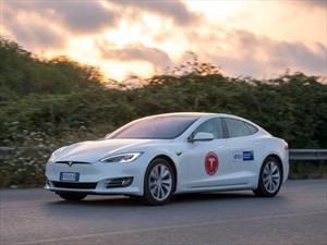 Un Tesla Model S hizo 1.000 km sin recargar la batería