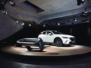 Mazda aplica el diseño KODO en una bicicleta y un sofá