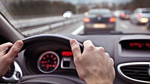 Usted no lo haga: siete malos hábitos que pueden dañar tu auto