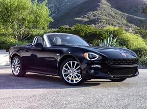 FIAT 124 Spider 2017 tiene un precio inicial de $24,995 dólares.