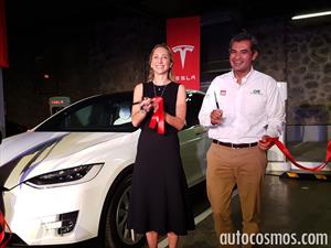Tesla inaugura nuevo super cargador