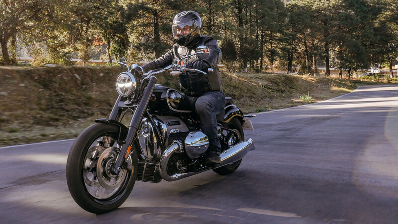 Manejamos la BMW R18, poderío y refinamiento