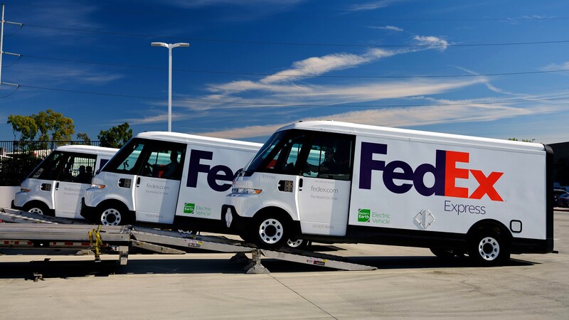 General Motors entregó sus primeros furgones eléctricos a FedEx