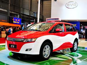 BYD entrega la mayor flota de taxis 100% eléctricos en Sudamérica