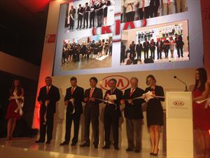 KIA inaugura 21 concesionarias en México