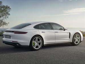 Porsche Panamera 4 E-Hybrid 2018, rápido y eficaz