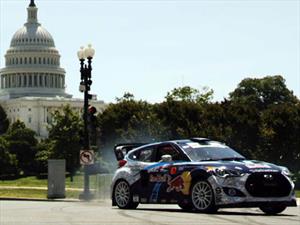 Video: Hyundai Veloster Turbo derrapando en Washington D.C.