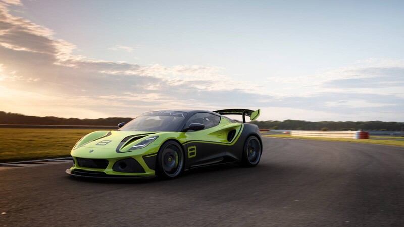 Lotus presenta el Emira para competición