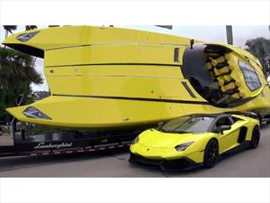 Lamborghini Aventador y Speedboat juntos en Palm Beach