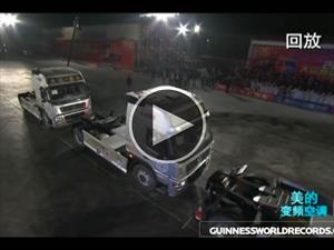 Mirá como se logra el Récord Guinness de estacionamiento con un camión