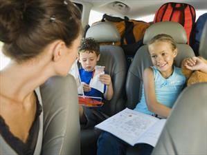 Conducir con niños en el automóvil causa estrés