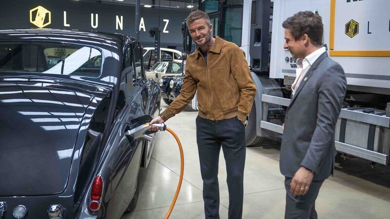 David Beckham no se quiere quedar afuera del futuro eléctrico