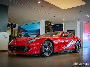 Ferrari 812 Superfast en Chile, lo mejor de dos mundos